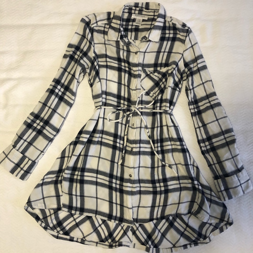 Motherhood maternity tie front black plaid blouse